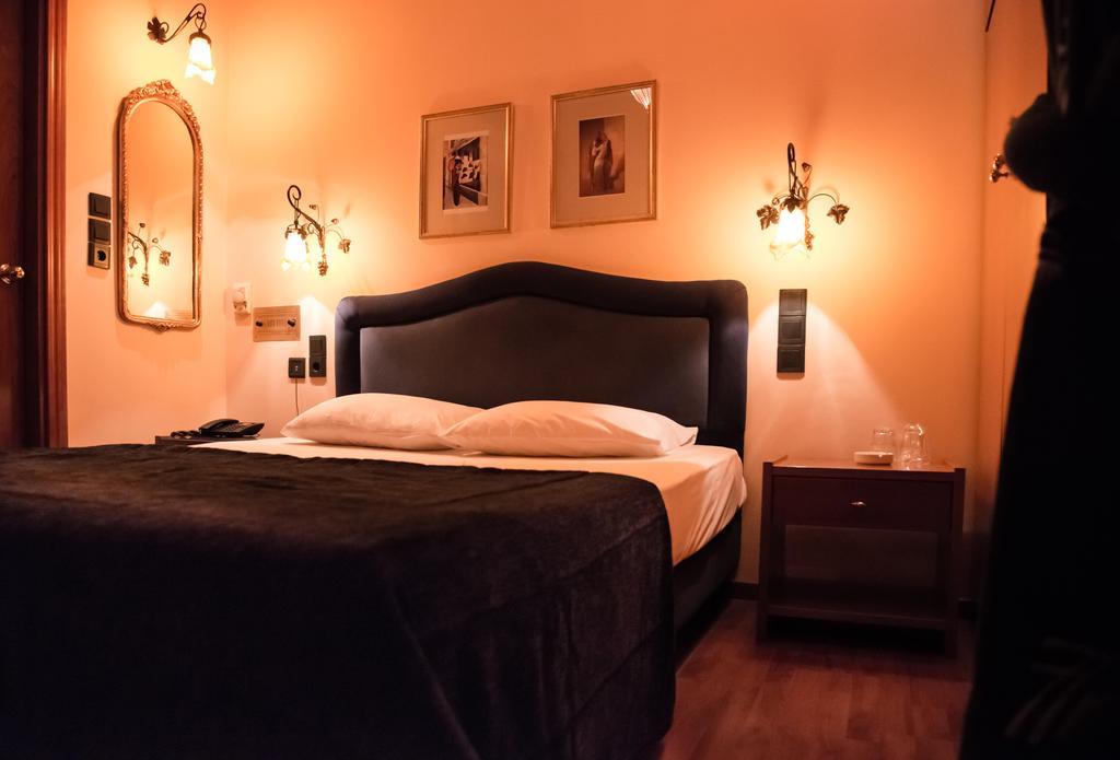 Alfa Hotel Пирей Номер фото