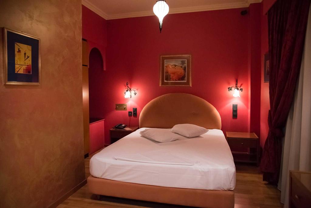 Alfa Hotel Пирей Номер фото
