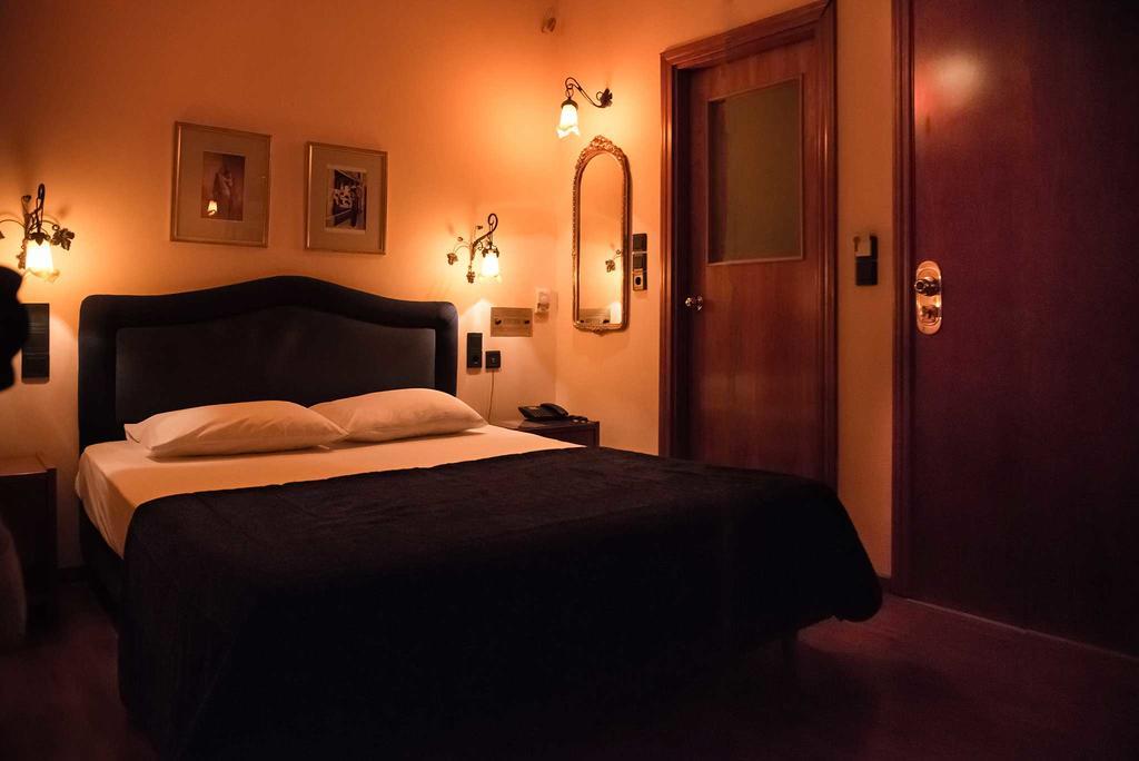 Alfa Hotel Пирей Номер фото