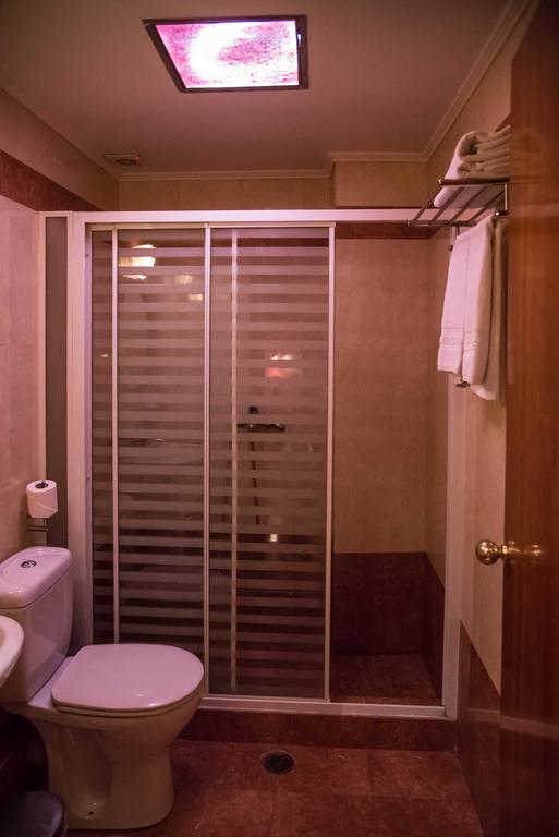 Alfa Hotel Пирей Номер фото