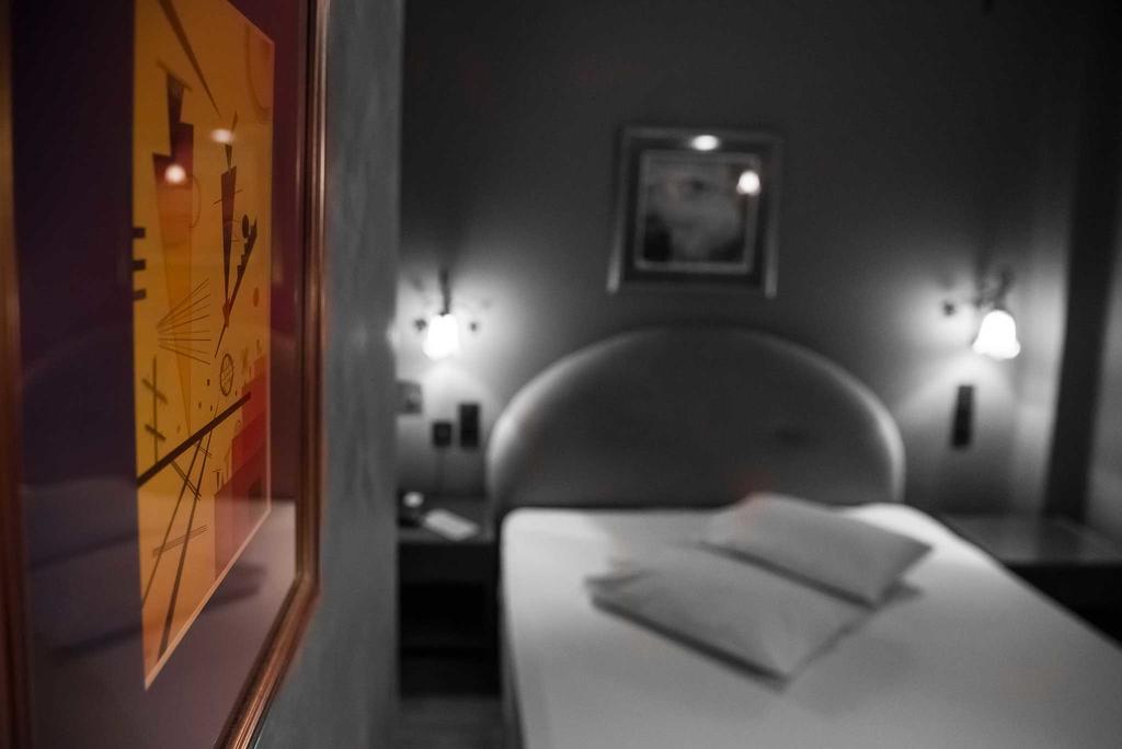 Alfa Hotel Пирей Номер фото