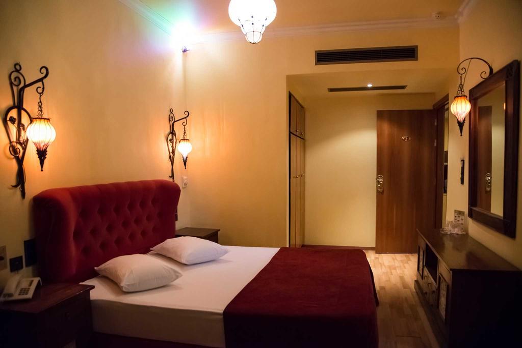 Alfa Hotel Пирей Номер фото