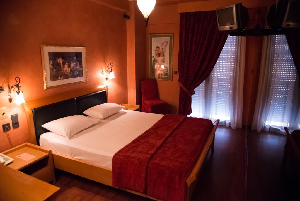 Alfa Hotel Пирей Экстерьер фото