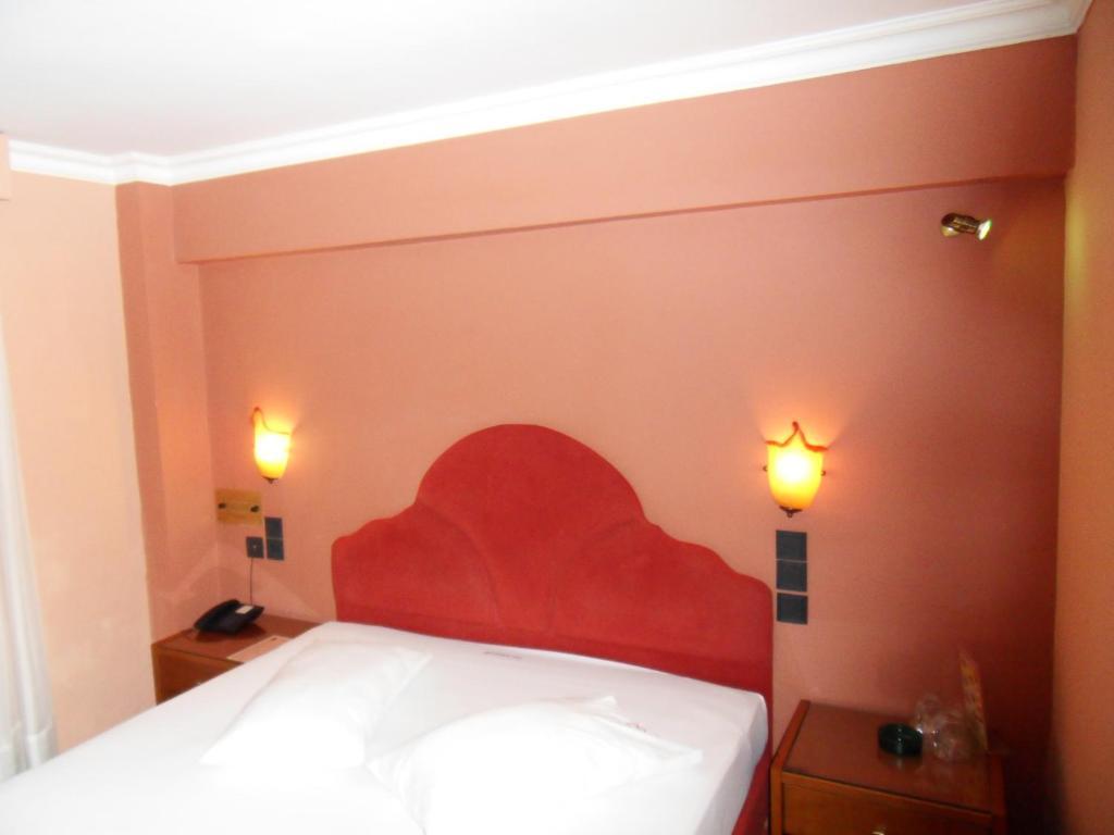Alfa Hotel Пирей Номер фото